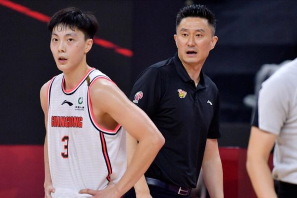 同花证券 广东热身赛安排！胡明轩赴美特训，张昊进步明显，崔永熙球衣24号